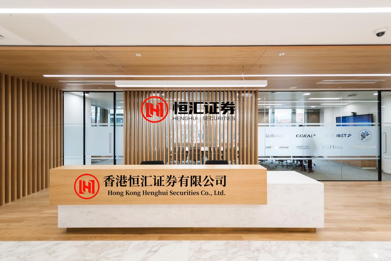 线上炒股配资 奥森北园千米花墙进入盛花期，初夏景致醉游人